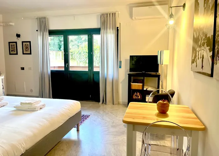 Oltrarno Hideway With Garage Daire